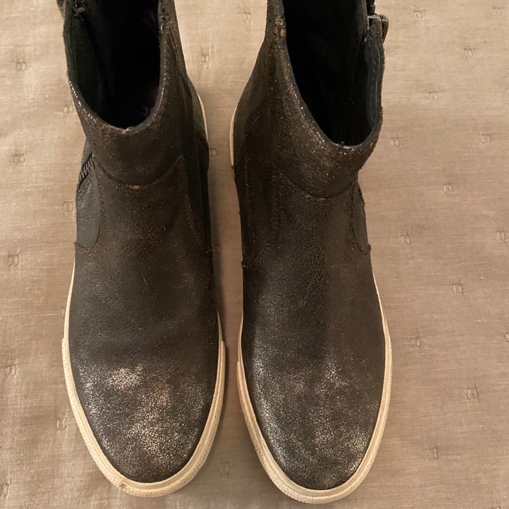 Frye booties. Size 8.5. Brown metallic! EUC.